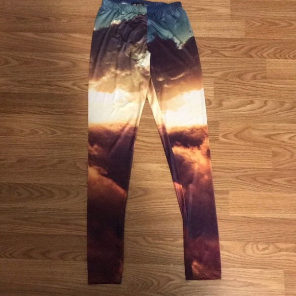 🌟🌟3/pack bundle -Fun junior leggings🌟🌟 - Picture 3 of 3